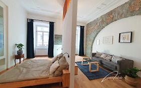 Larco Trieste Studio Living 3